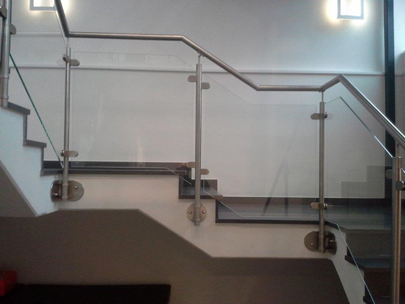 Metalltreppengeländer und Treppe - eine Arbeit der Firma Metallbau Bernd Rüggebrecht